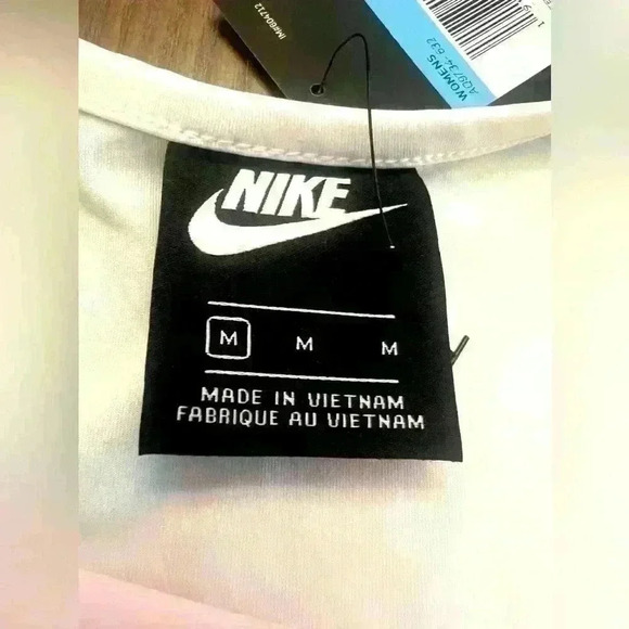 Nike Women's Hyper Femme Pink
Tropical Print Cropped Tank Top Size Medium - Picture 4 of 4